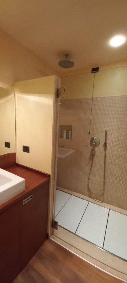 Daisy Apartment In Centro A 코모 외부 사진