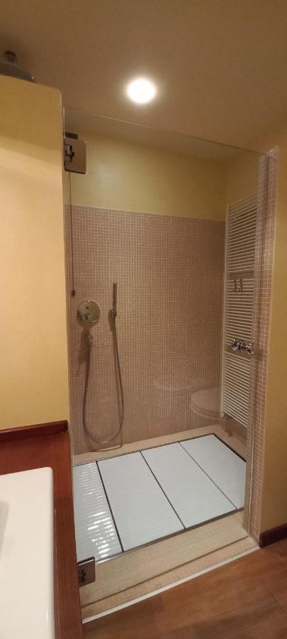 Daisy Apartment In Centro A 코모 외부 사진