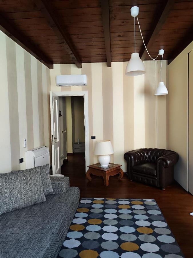 Daisy Apartment In Centro A 코모 외부 사진