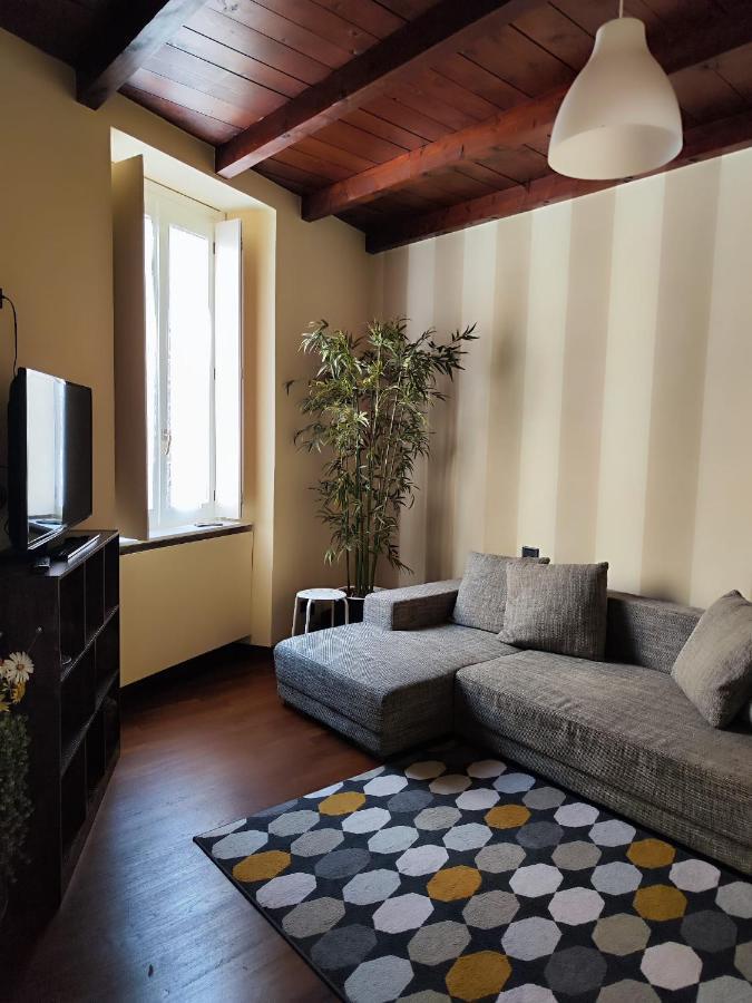 Daisy Apartment In Centro A 코모 외부 사진